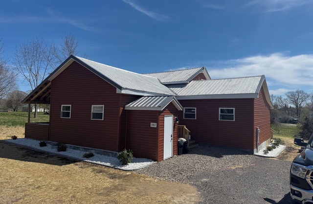 Country Cottage by the Salmon River