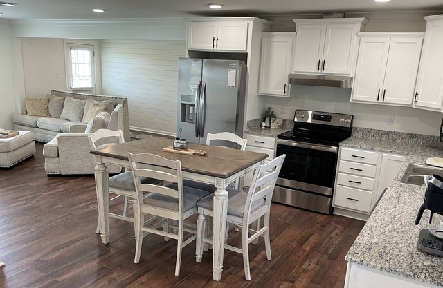Country Cottage in Roberts Cove