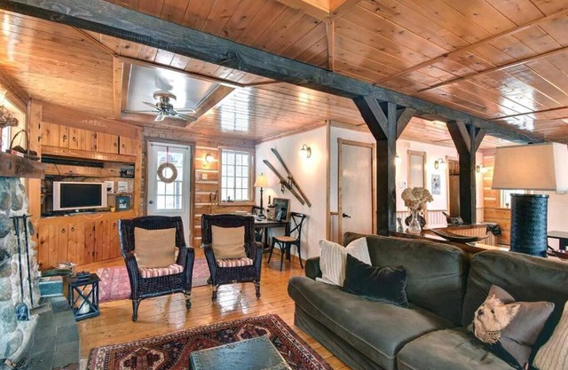 Country cottage on the banks of the Red River