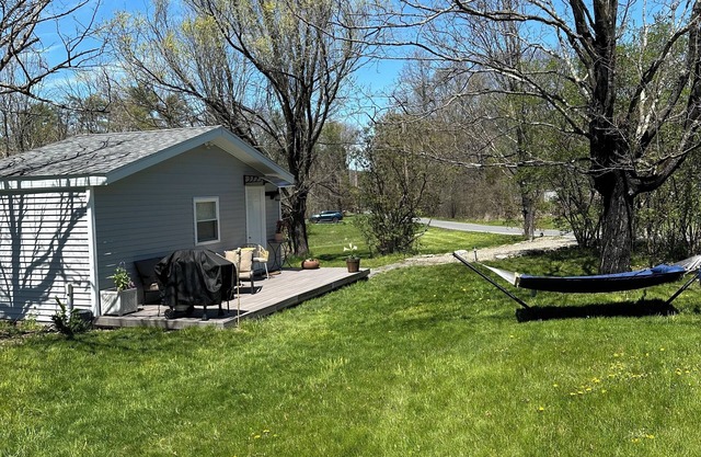 Country Cottage with beautiful views and easy access to Catskills activities.