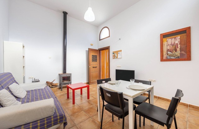 Finca 'Violeta I' mit Bergblick, privater Terrasse und Wi-Fi