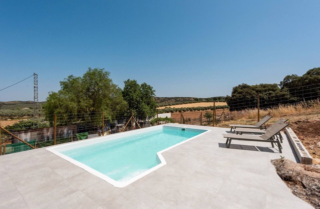 Finca 'Fuente La Lana' mit Bergblick, privater Terrasse und Klimaanlage