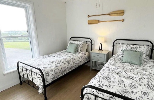 Country escape to a modern farmhouse on rolling acres - So much to discover!