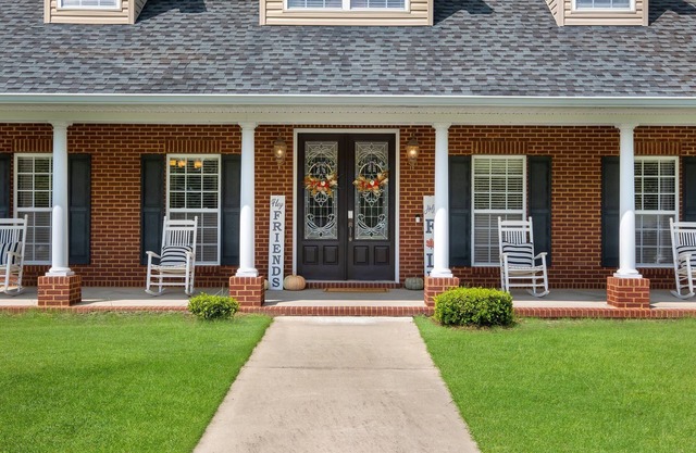 Country Estate on private 6 acres. 5bed/6bath w/Movie Room and Pool Table