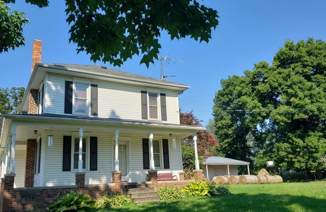 Country Farmhouse close to Hillsdale College