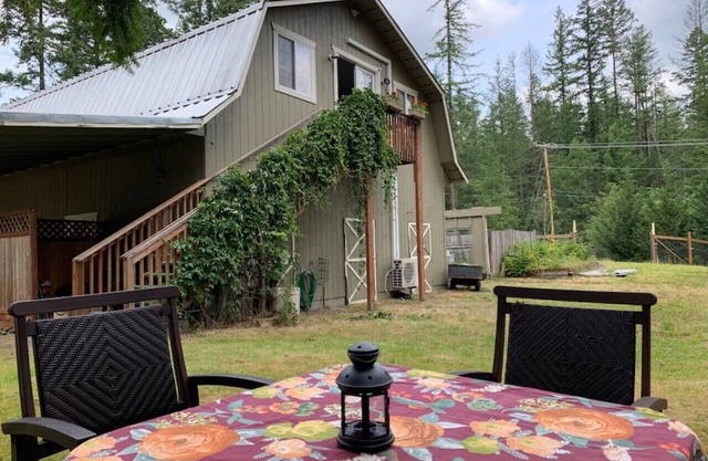 Land weg in der Nähe von Seattle. Ein offenes Loft auf einer echten Scheune. Private Einstellungen.