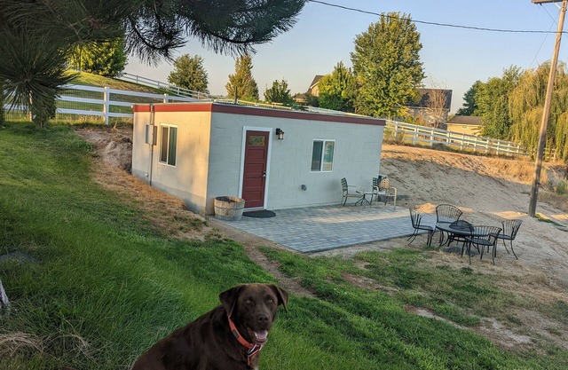 Country Guest House Overlooking Private Pond