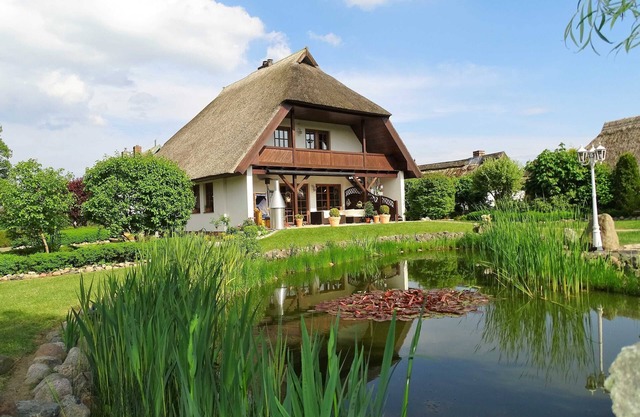 Land FeWo am Teich- Reet gedeckt/Ostseenah /bei Binz - Ferienwohnung