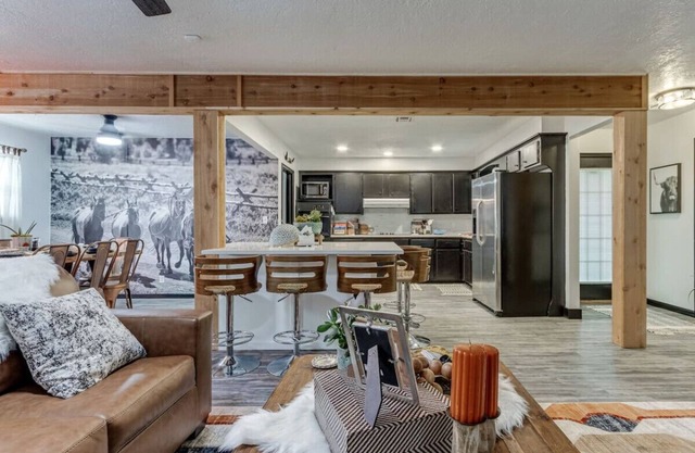 Country home near Norman on 5 ac