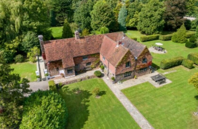 Country Home +Tennis Courts + Hot Tub + EV Charger