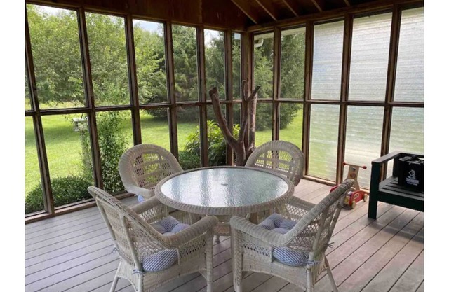 Country Home with 4bdrms (King) in Hudson Valley