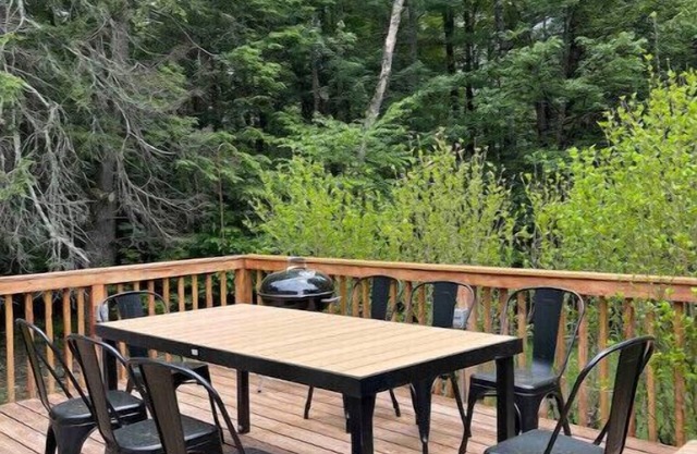 Country Home with firepit, game room, swing set