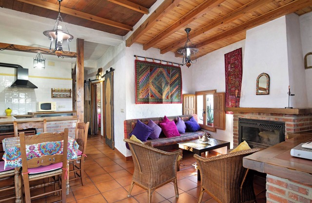 Landhaus 'Alucema' mit Seeblick, privater Terrasse und Wi-Fi