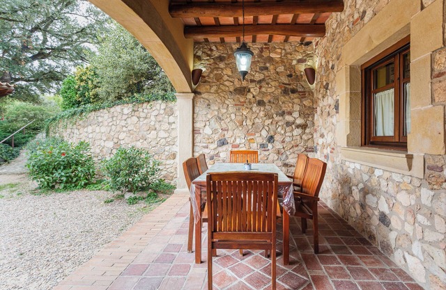 Landhaus 'Mas Vila 3' mit Bergblick, WLAN und Klimaanlage