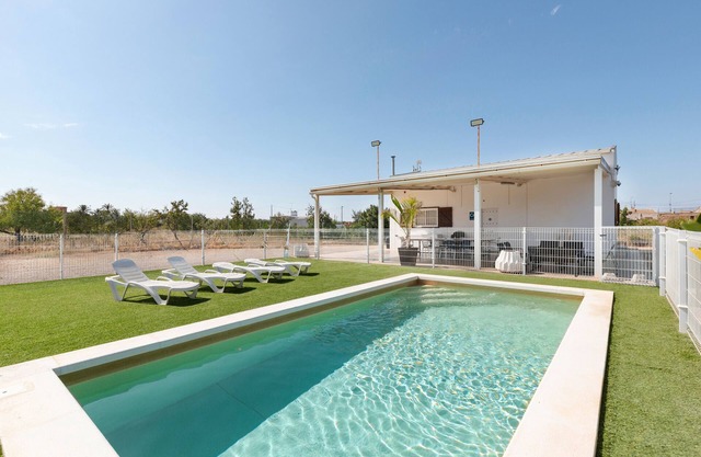 Country House 'Arizona' with Balcony, Wi-Fi and Air Conditioning