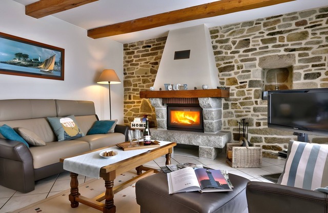 Country House "Au Calme" with Private Terrace, Private Garden and Wi-Fi