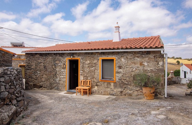 Finca 'Casa Das Colmeias' mit Bergblick, Wi-Fi und Klimaanlage