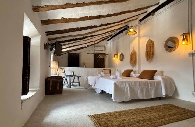 Country House 'Casa De La Aguadora' with Private Garden, Wi-Fi and Air Conditioning