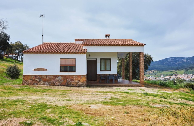 Finca 'Casa El Collado' mit Bergblick, Gemeinschaftspool und Klimaanlage