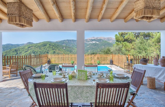 Landhaus "Casa Rural Monte Dios" in den Bergen mit Pool und BBQ