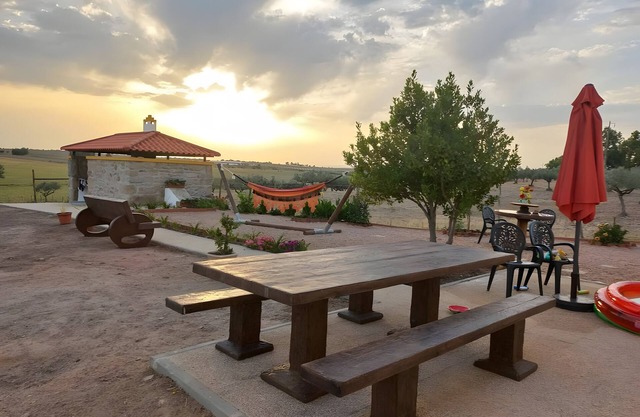 Casa De Campo Das Oliveiras mit privater Terrasse, Gemeinschaftsgarten und Klimaanlage