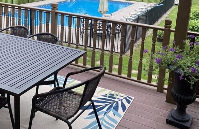 Country House-5 miles from beach-in-ground pool