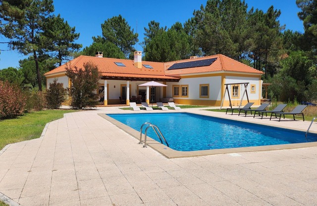 Country House in Montalvo