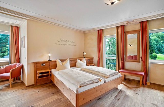 Landhauszimmer 'Heimatliebe' mit Bergblick, WLAN und Klimaanlage
