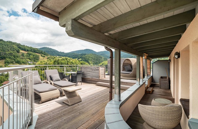 Landhauszimmer 'Sternsucher' mit überdachter Terrasse und WLAN