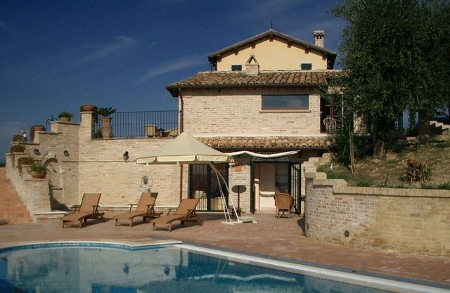 Landhaus mit Pool in Alleinlage mit Panorama Meer 7 km, Haustiere erlaubt