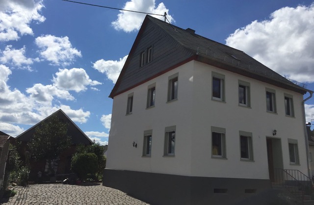 4-Sterne Ferienhaus zur Alleinnutzung mit e-Ladestation im Edelsteinland.