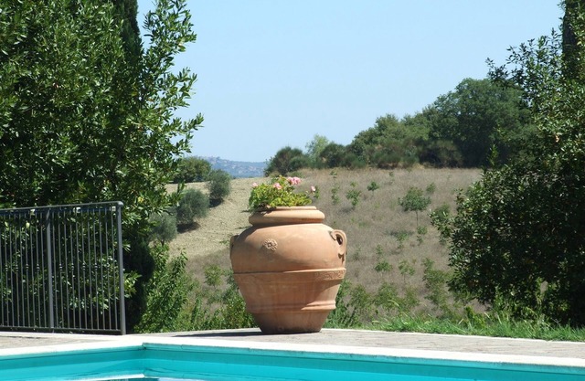 Landhaus mit Pool und Panoramablick, ideal für Familien mit Kindern