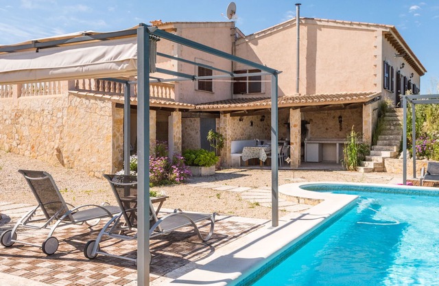 Country house with private pool and spectacular views of the Majorcan nature