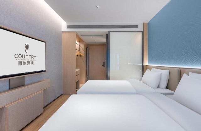 Country Inn & Suite by Radisson, Chongqing Liberation Monument Hongya Cave