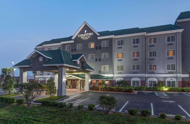 Country Inn & Suites by Radisson, St. Petersburg - Clearwater, FL