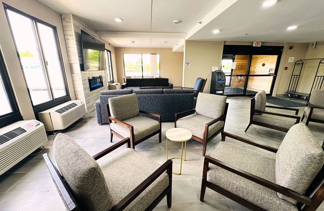 Country Inn & Suites by Radisson, Canton near Hall of Fame