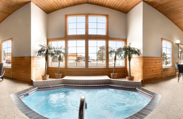 Country Inn & Suites by Radisson, Grand Rapids, MN