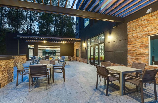 Country Inn & Suites by Radisson, Cumming, GA