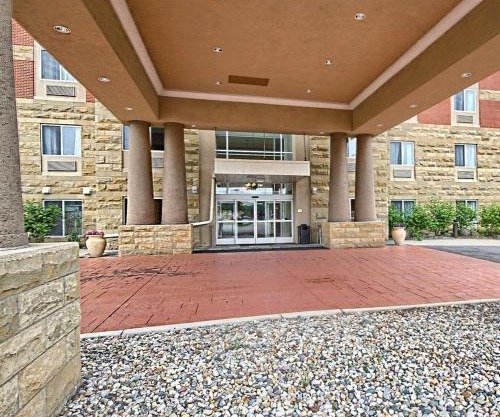 Country Inn & Suites by Radisson, Dearborn, MI