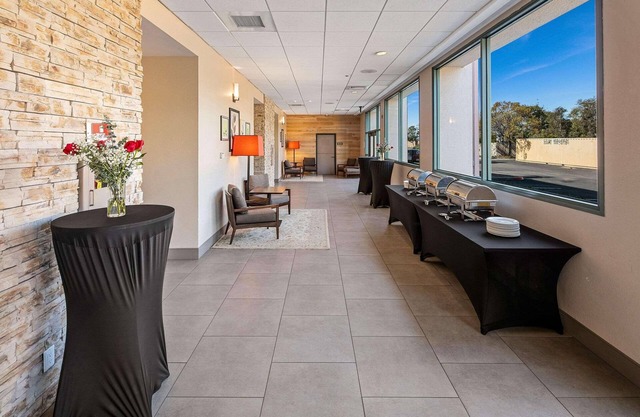 Country Inn & Suites by Radisson, San Diego North, CA