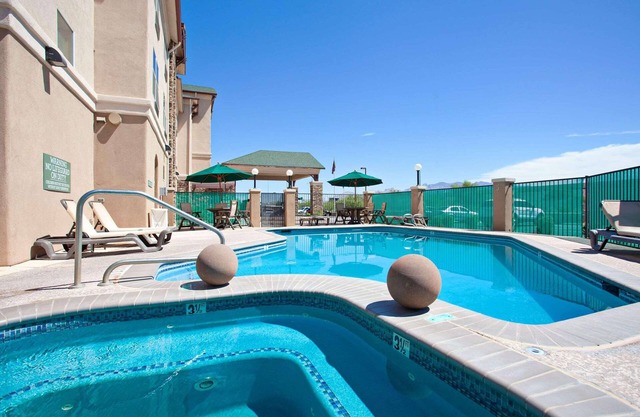 Country Inn & Suites by Radisson, Tucson City Center, AZ