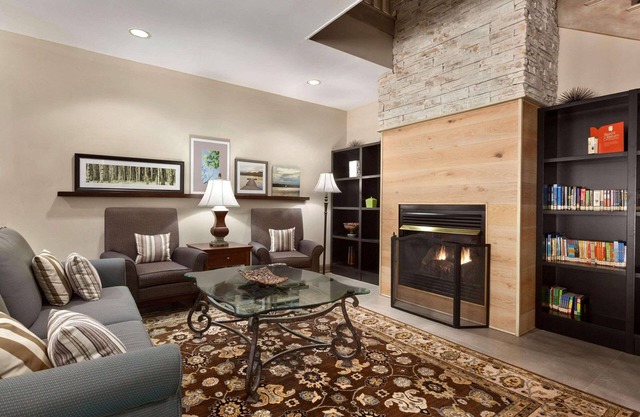 Country Inn & Suites by Radisson, Dalton, GA