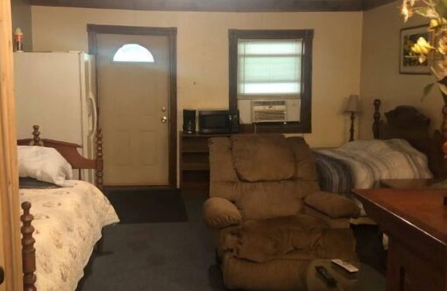 Country Inn with 90 ft porch
