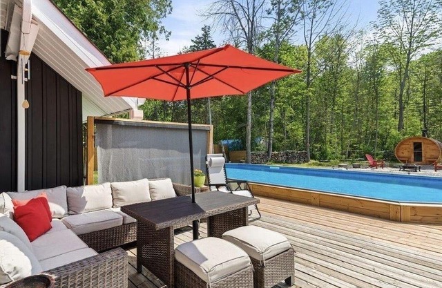 Country Living With All The Bells And Whistles, Across From Moira River