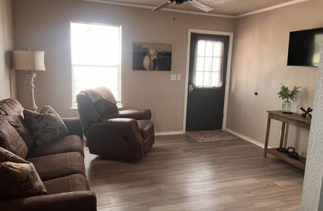 Country living with a view in Pattonville Tx. 2 bedroom house with AC and WiFi.