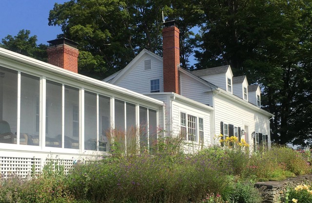 Country living with hill town views above the clouds!