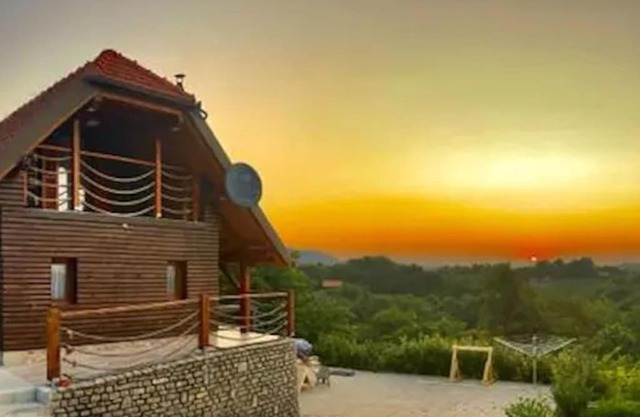 Country Lodge