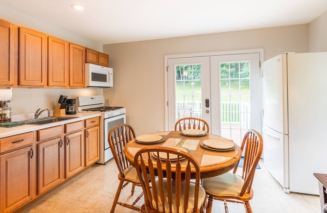 Country Oasis | Centrally Located | Strong WiFi