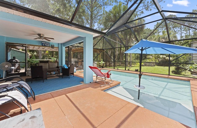 Country Oasis w/ Heated Pool > Cocoa FL
