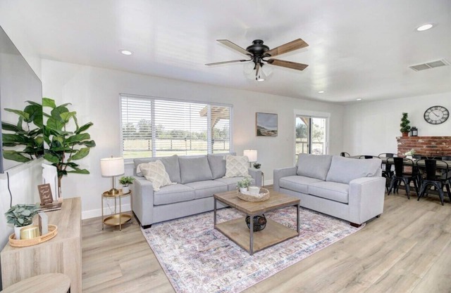 Country Property, W&D, Open Concept, Pet Friendly